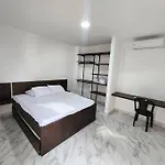 Cabana Con Piscina Cerca Al Mar